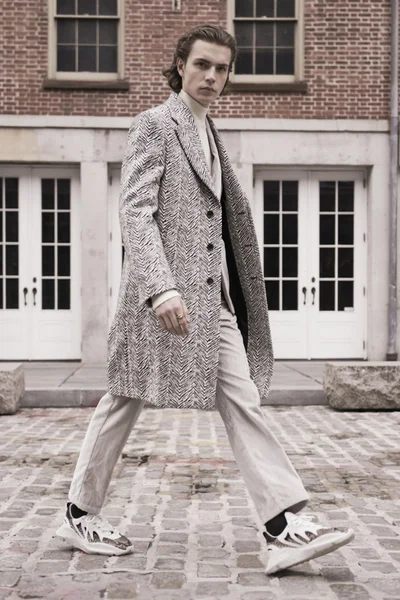Look 26